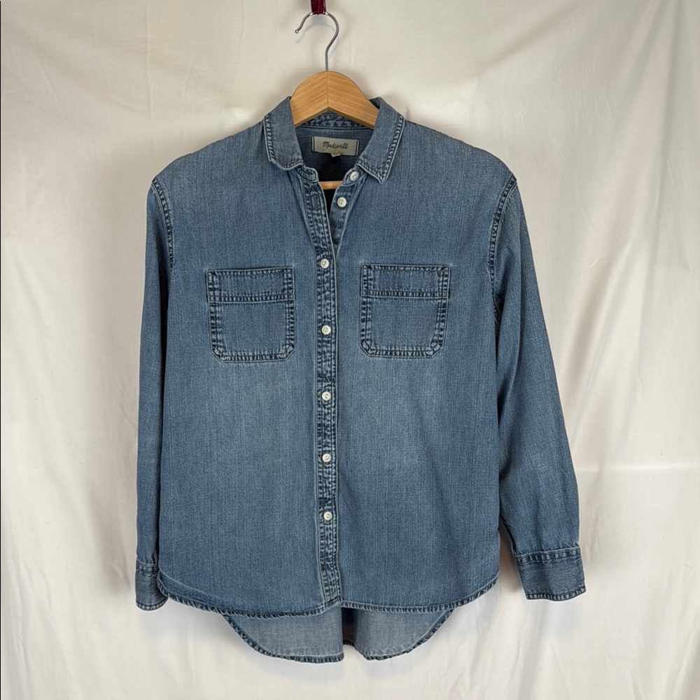 Madewell Chambray Long-Sleeved Button Down Women's Shirt with 2 Pockets Small